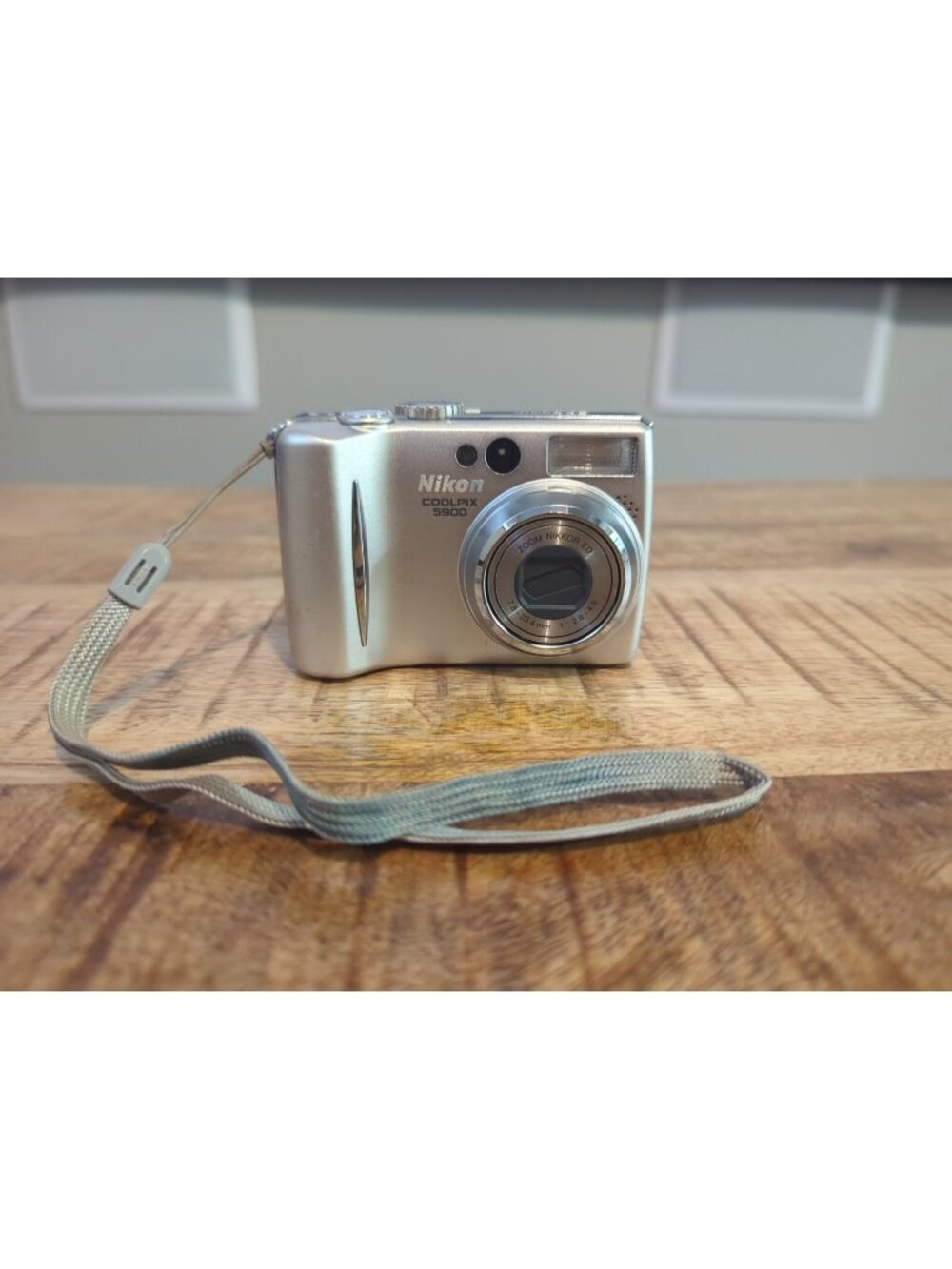 Nikon Coolpix 5900 Digital Camera  ( PARTS )